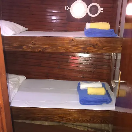 Rhythm Floating Accom -