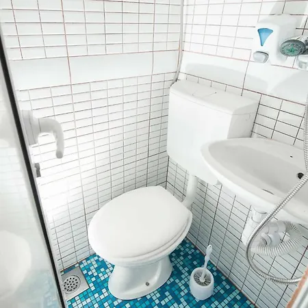 Botel Rhythm Floating Accom -