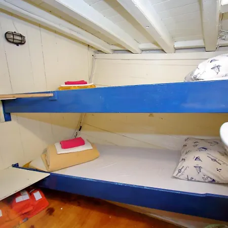 Botel Rhythm Floating Accom - Split