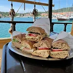 Ботель Rhythm Floating Accom - *