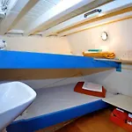 Ботель Rhythm Floating Accom -