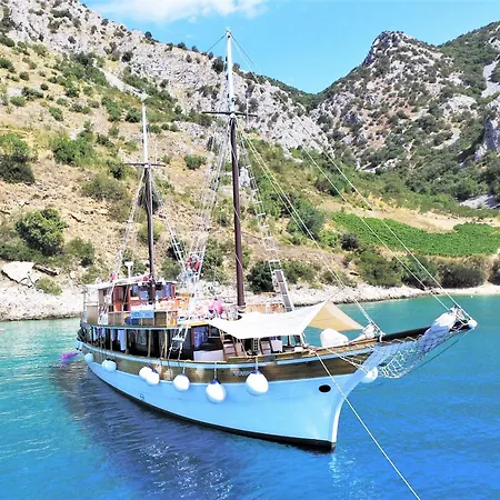 Rhythm Floating Accom - Split