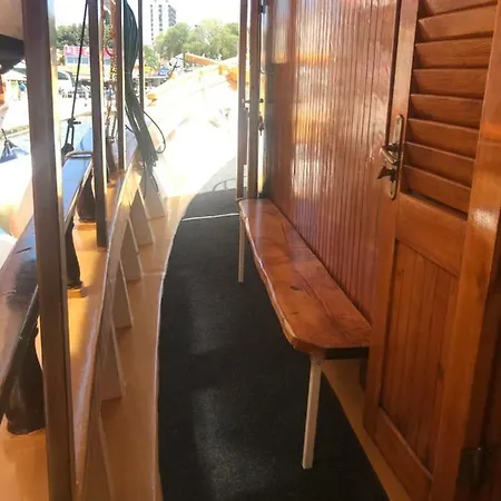 Hotel en barco Rhythm Floating Accom -