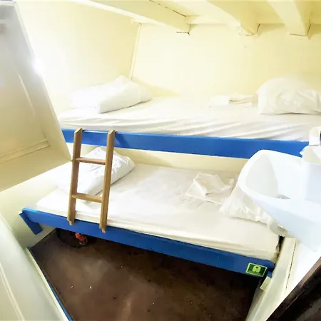 Rhythm Floating Accom - Split