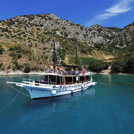 Rhythm Floating Accom -