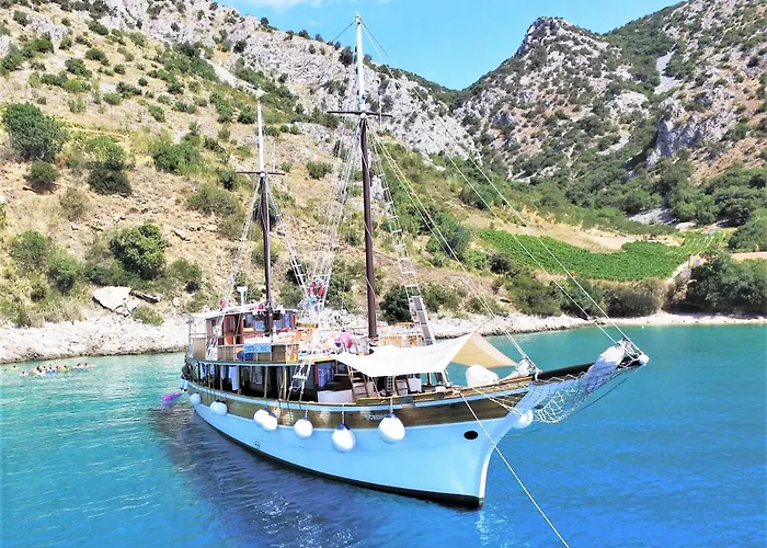 Rhythm Floating Accom - Split