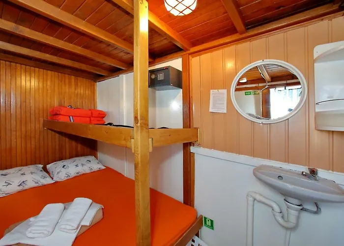 Rhythm Floating Accom - * Split