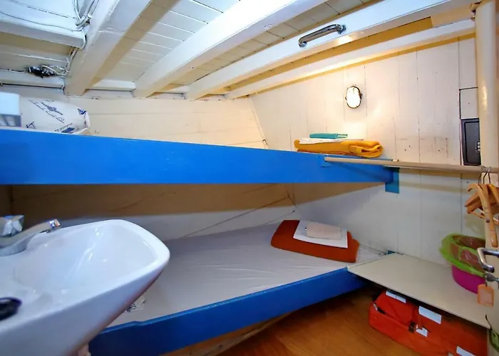 Úszó hotel Rhythm Floating Accom -