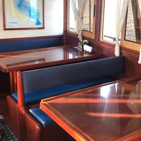 船上ホテル Rhythm Floating Accom - スプリト