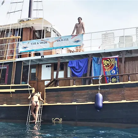 船上ホテル Rhythm Floating Accom - スプリト